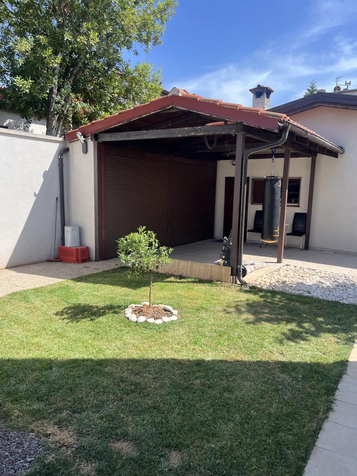 Small House Nea In City Center-With Free Parking 普拉 外观 照片